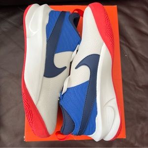 Nike Team Hustle D10